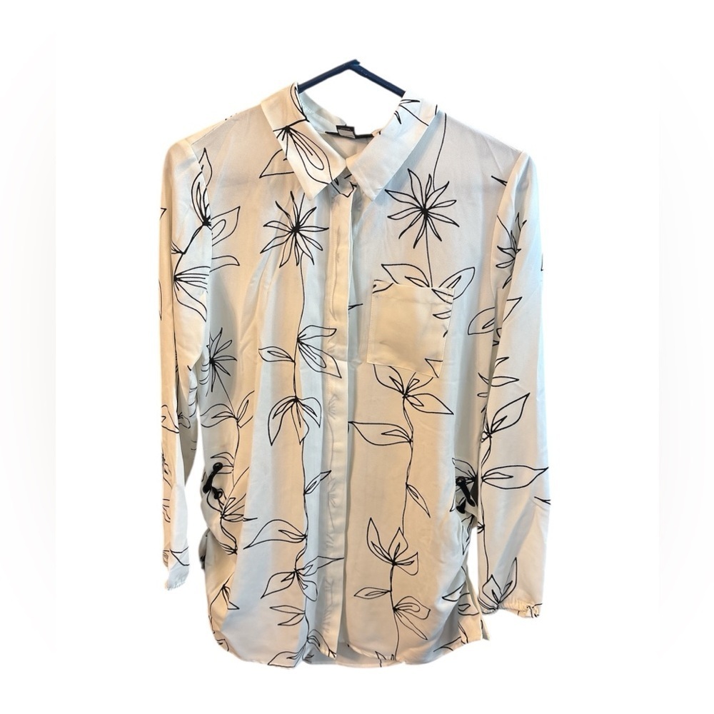 Alfani Blouse NWOT-white with black details-Size S